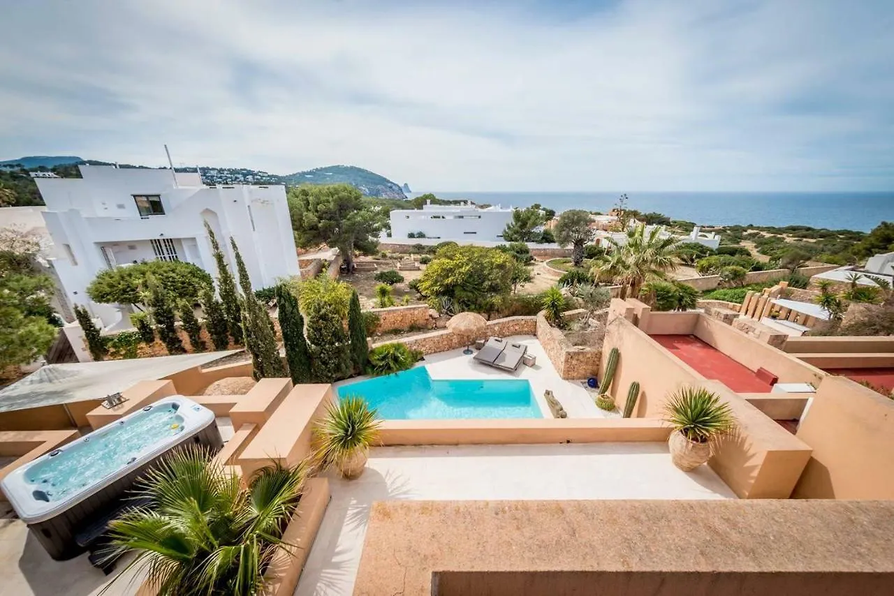 La Villa Cala Vadella  0*, Cala Vadella (Ibiza) Spain